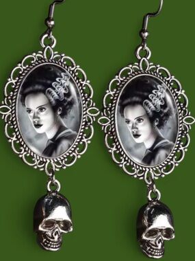 Earrings Monster Femme Skull New